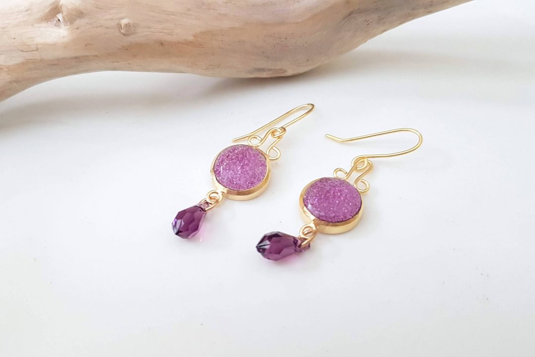 עגילי נצנצים בסגול