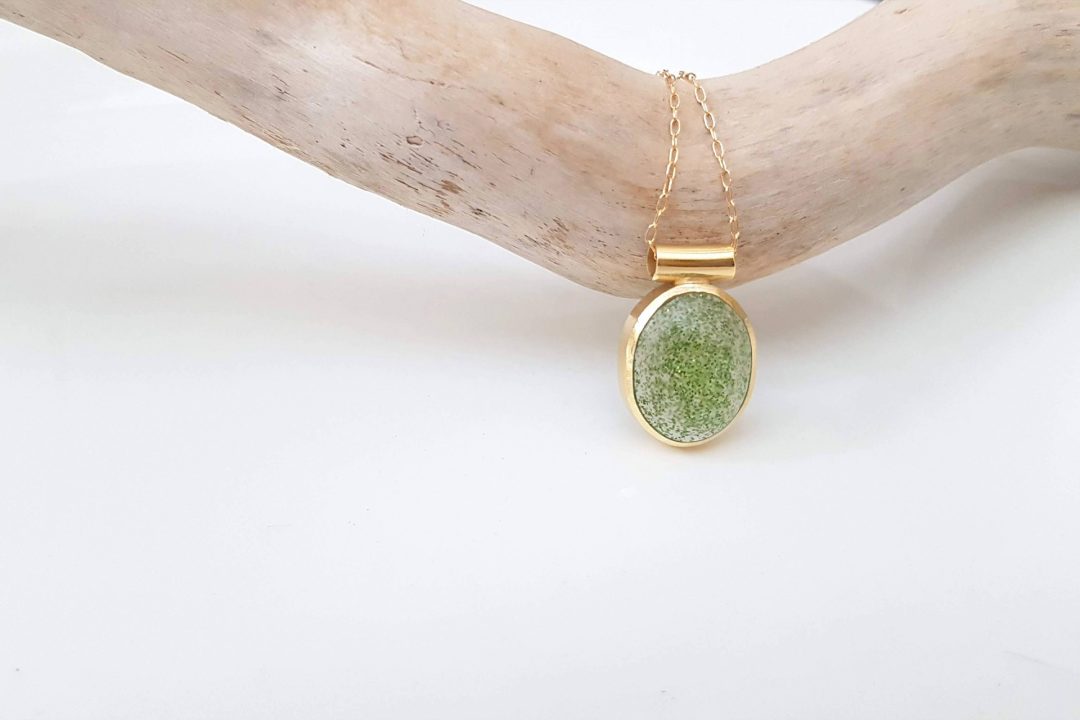 שרשרת נצנצים ירוקים